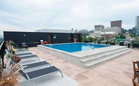 Le 908, suberbe condo neuf avec piscine